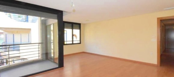 Apartamento de 3 dormitorios en Torrevieja, Spain No. 187994 4