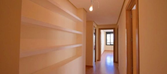 Apartamento de 3 dormitorios en Torrevieja, Spain No. 187994 9