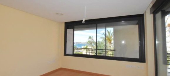 Apartamento de 3 dormitorios en Torrevieja, Spain No. 187994 3