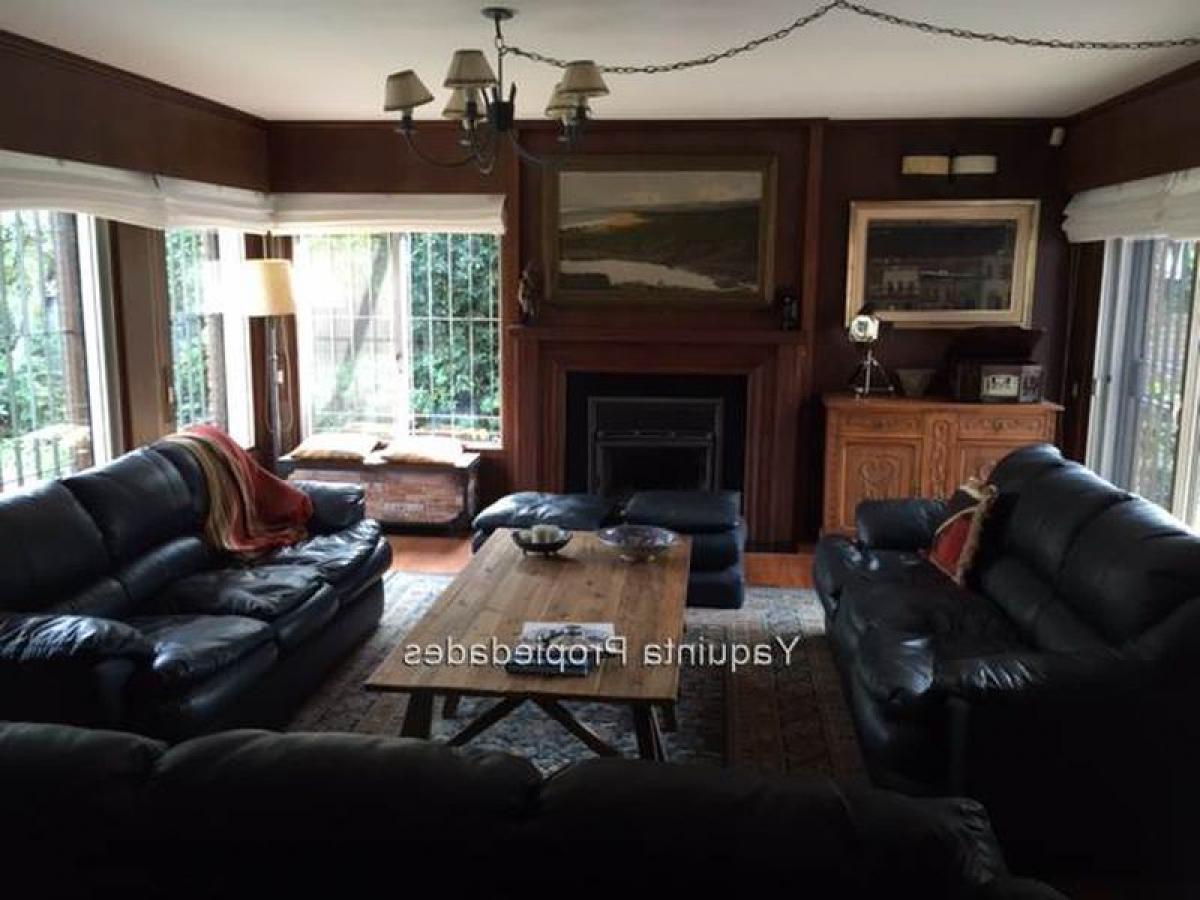 Дом с 5 спальнями в Монтевидео, Уругвай № 1576