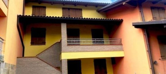 Casa de 7 habitaciónes en Guiglia, Italy No. 145972 3