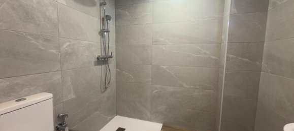 8 dormitorios propiedad comercial en venta en Alicante, Comunidad Valenciana, Spain № 365007 3