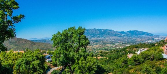 Villa de 4 dormitorios en Marbella, Spain No. 10026 3