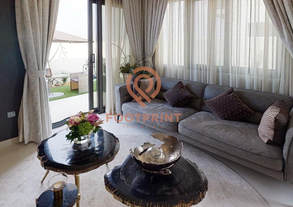 3 bedrooms Townhouse in Dubai, UAE No. 24185