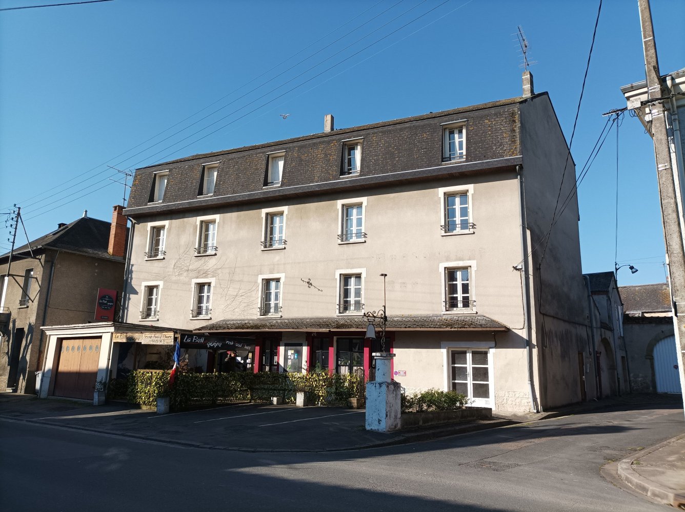 Здание в Левру, Франция № 228713