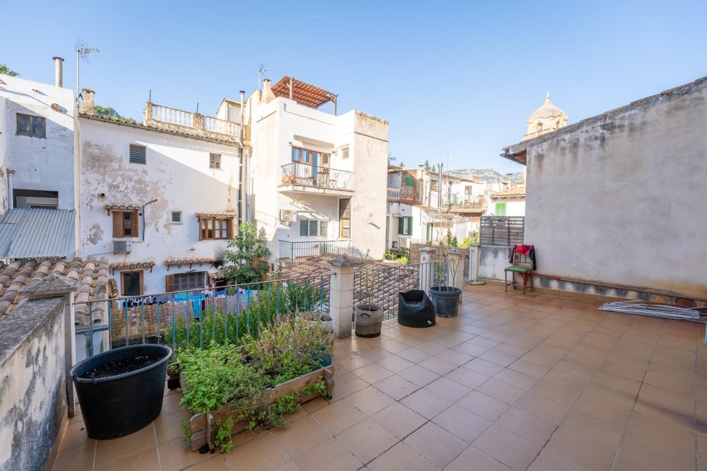 5 bedrooms Townhouse in Bunyola, Spain No. 74488