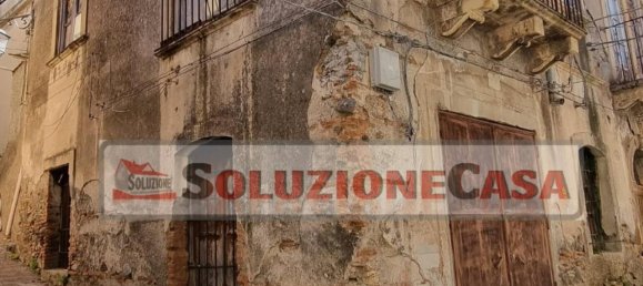 7 rooms House in Messina, Italy No. 74090 3