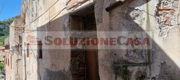 7 rooms House in Messina, Italy No. 74090 6