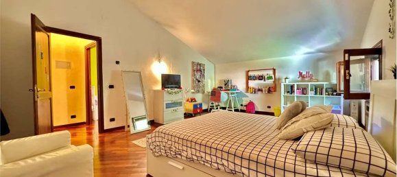 6 غرف نوم فيلا في Rolo, Italy رقم 61255 31