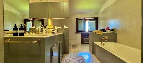 6 غرف نوم فيلا في Rolo, Italy رقم 61255 34