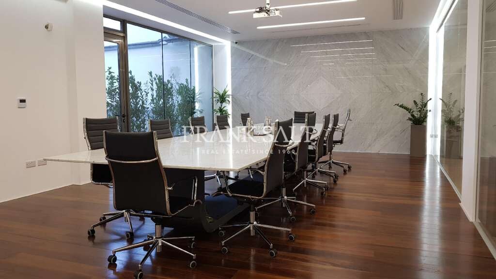 Офис 1200м² в Бальцан, Мальта № 11915