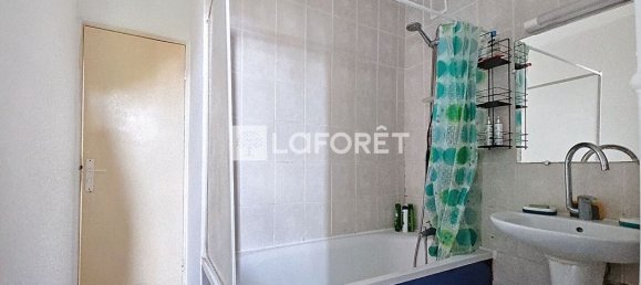 3 bedrooms Apartment in Cachan, France No. 148116 8