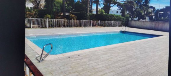 Apartamento de 2 dormitorios en Marseille, France No. 334285 4