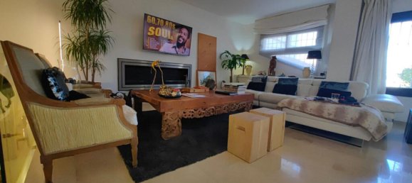 Dúplex de 3 dormitorios en Estepona, Spain No. 185399 10