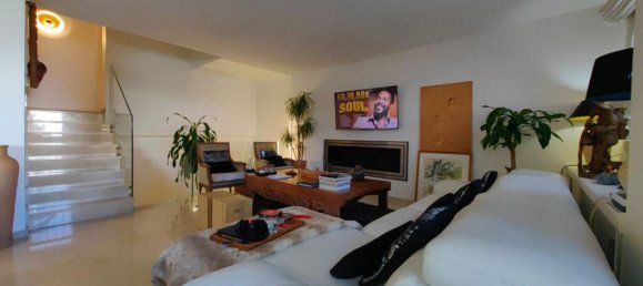 Dúplex de 3 dormitorios en Estepona, Spain No. 185399 3