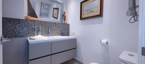 Dúplex de 3 dormitorios en Estepona, Spain No. 185399 5