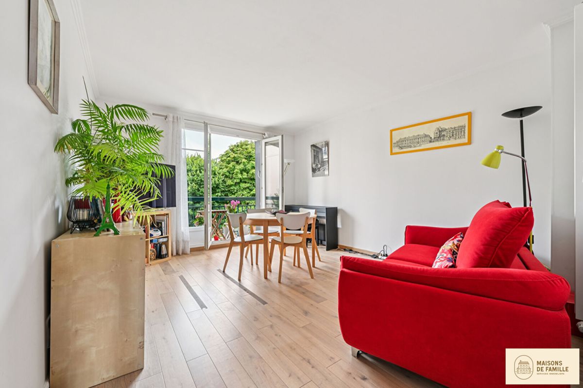 Apartamento de 2 dormitorios en Rueil-Malmaison, France No. 296561