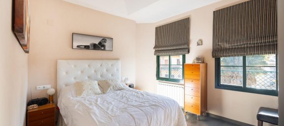 4 bedrooms House in Jun, Spain No. 94779 12