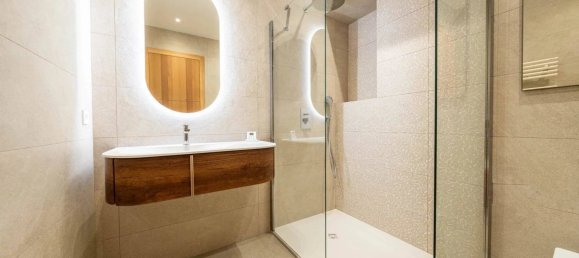 3 bedrooms Apartment in Cannes, France No. 1915 2