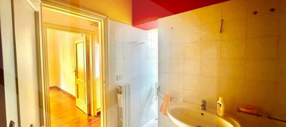 3-salle Appartement à Vasto, Italy No. 28404 11