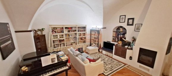 5 bedrooms House in Albenga, Italy No. 271643 3