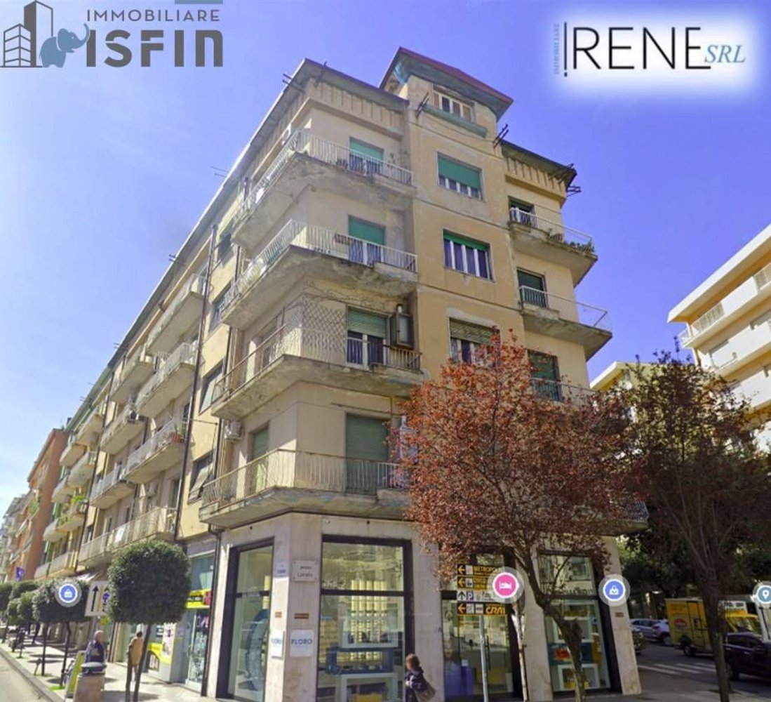 5 bedrooms Apartment in Cosenza, Italy No. 373866