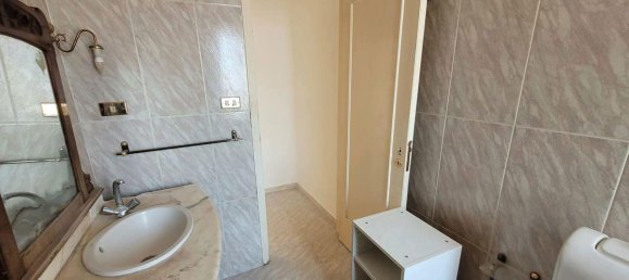 4-salle Appartement à Syracuse, Italy No. 247498 2