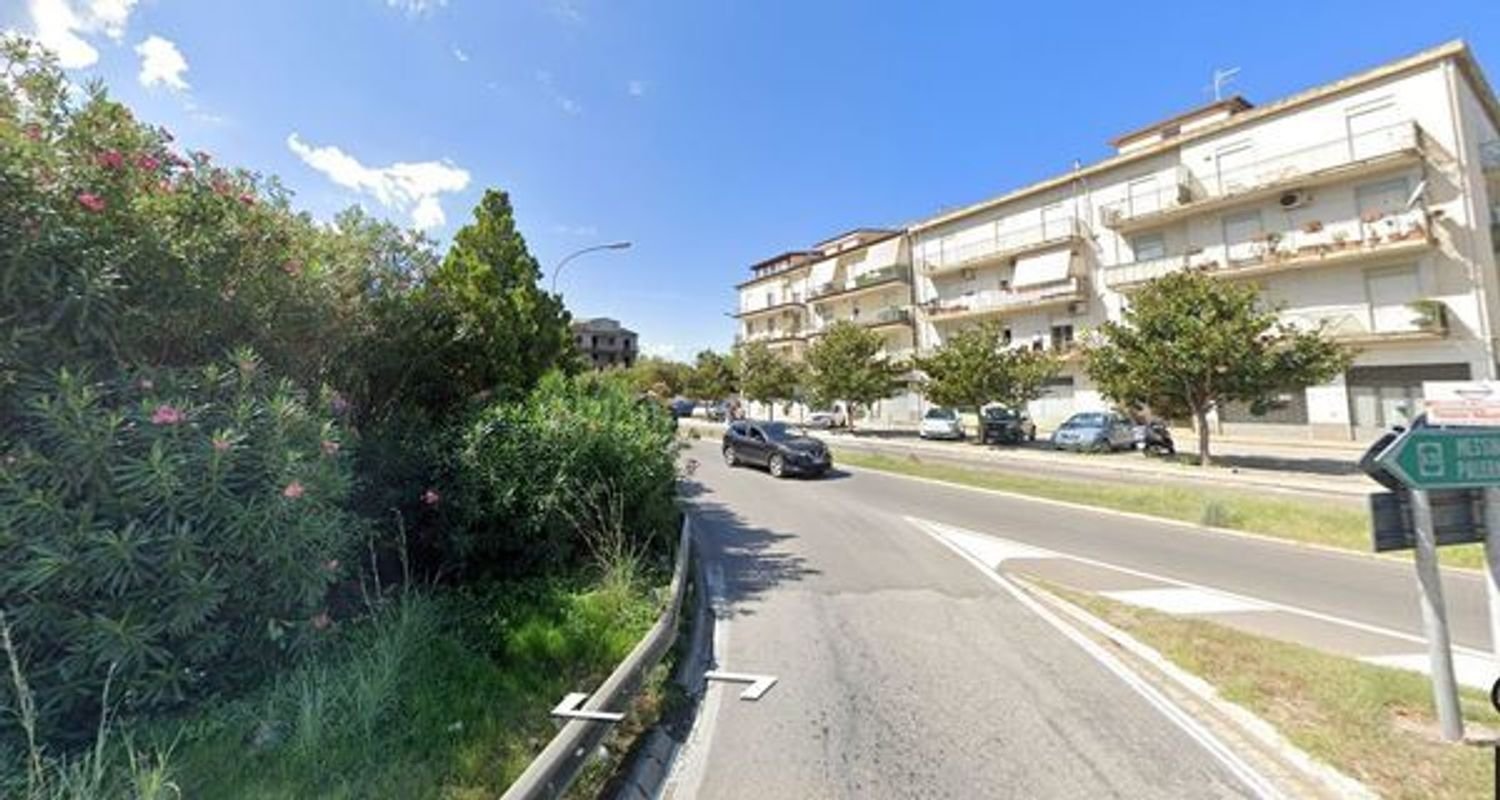 5 rooms Apartment in Capri Leone, Italy No. 40941