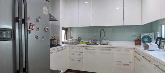 3 bedrooms Condo in Bangkok, Thailand No. 4293 10