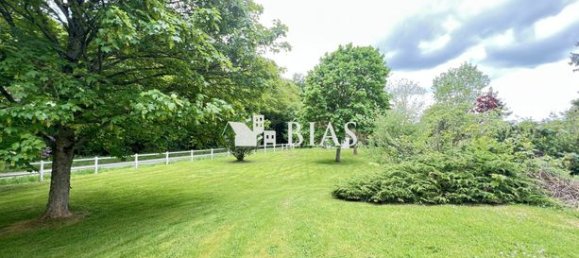 3 bedrooms House in Bernay, France No. 314157 2