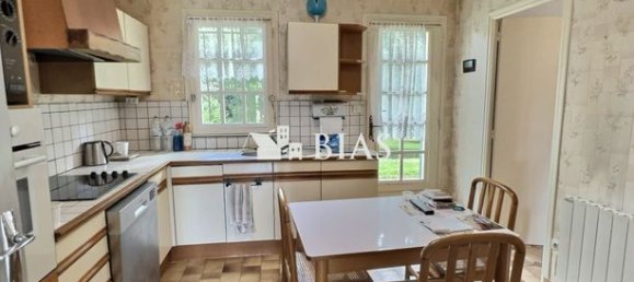 3 bedrooms House in Bernay, France No. 314157 4