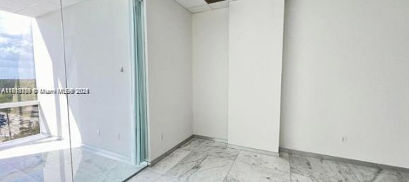 terreno en venta en Miami, Miami-Dade, Florida, USA № 614692 11