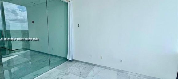 terreno en venta en Miami, Miami-Dade, Florida, USA № 614692 5