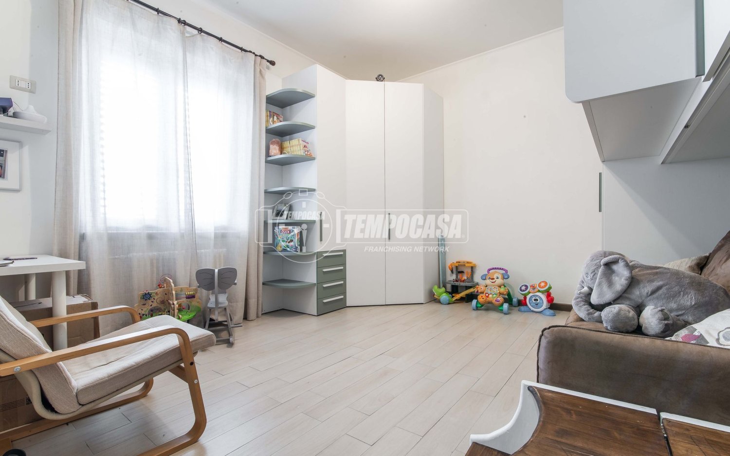 3 Schlafzimmer Wohnung in Saronno, Italy, Nr. 348716
