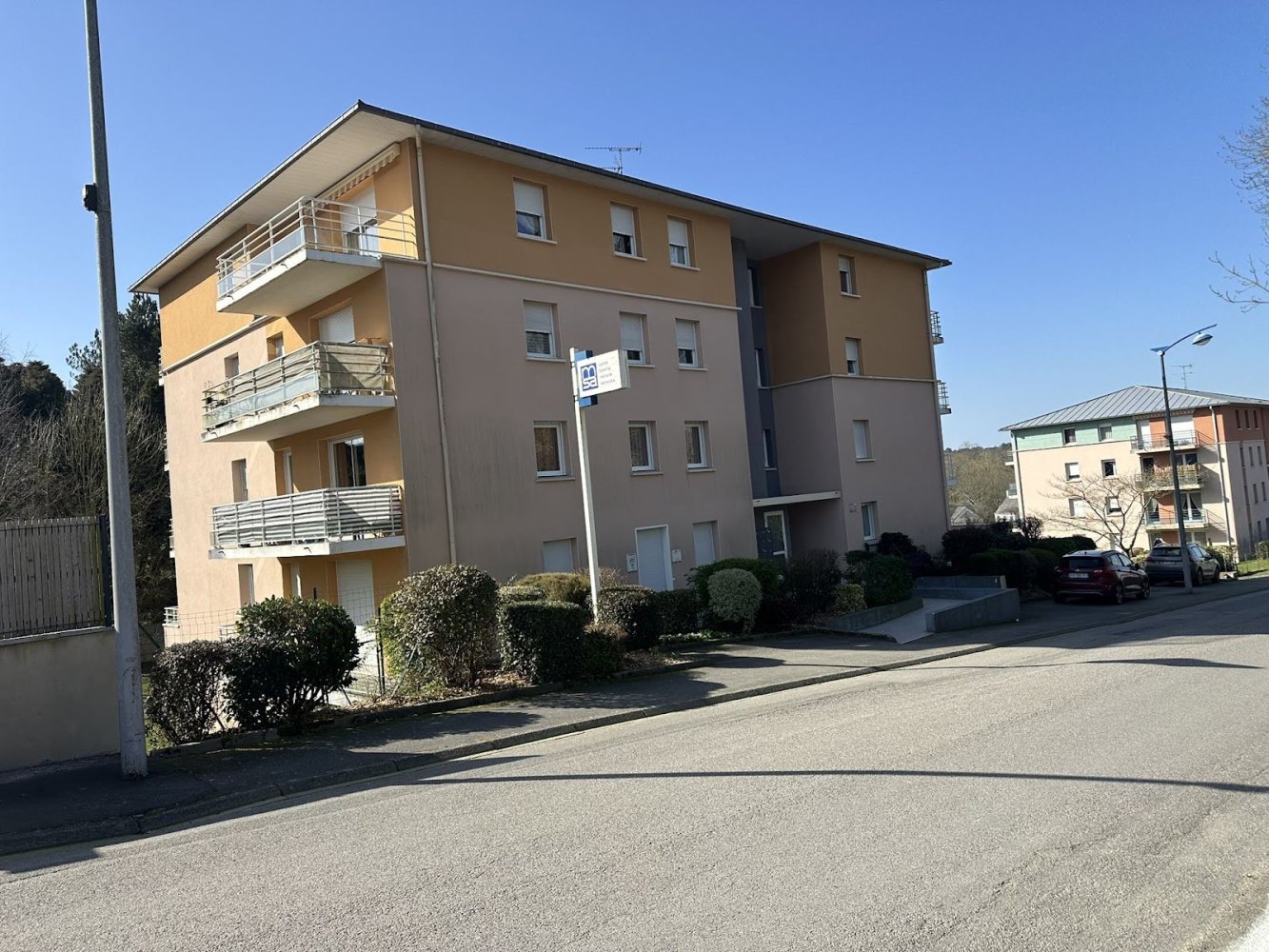 3 bedrooms Apartment in Baud, France No. 201529