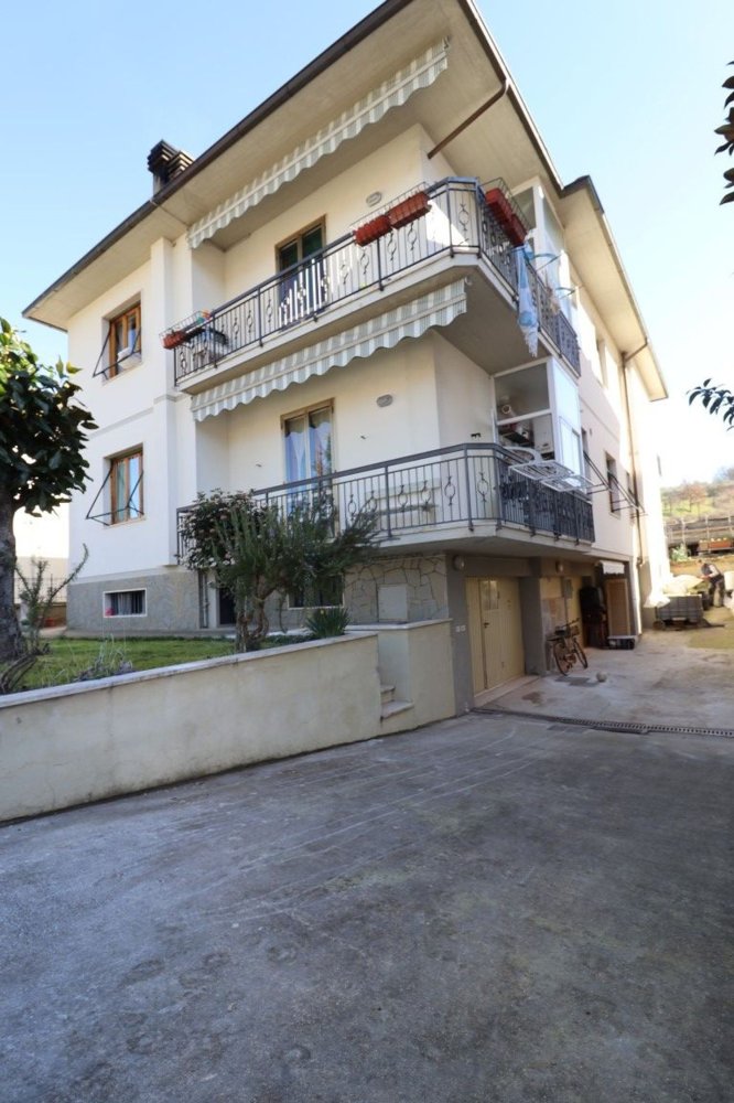 5غرفة شقة في Montevarchi, Italy رقم 215314