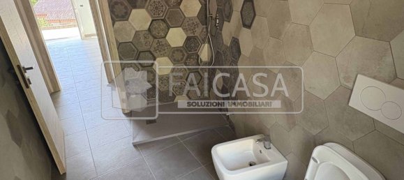 Квартира с 2 спальнями в Вольпьяно, Италия № 370485 11