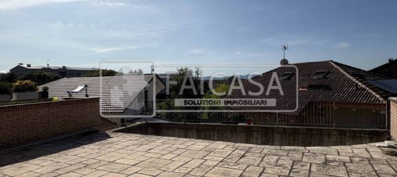 Квартира с 2 спальнями в Вольпьяно, Италия № 370485 6