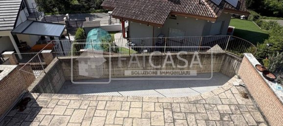 Квартира с 2 спальнями в Вольпьяно, Италия № 370485 3