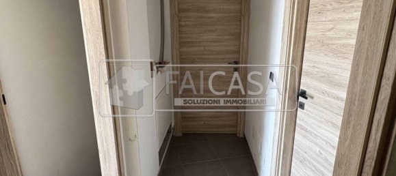 Квартира с 2 спальнями в Вольпьяно, Италия № 370485 14