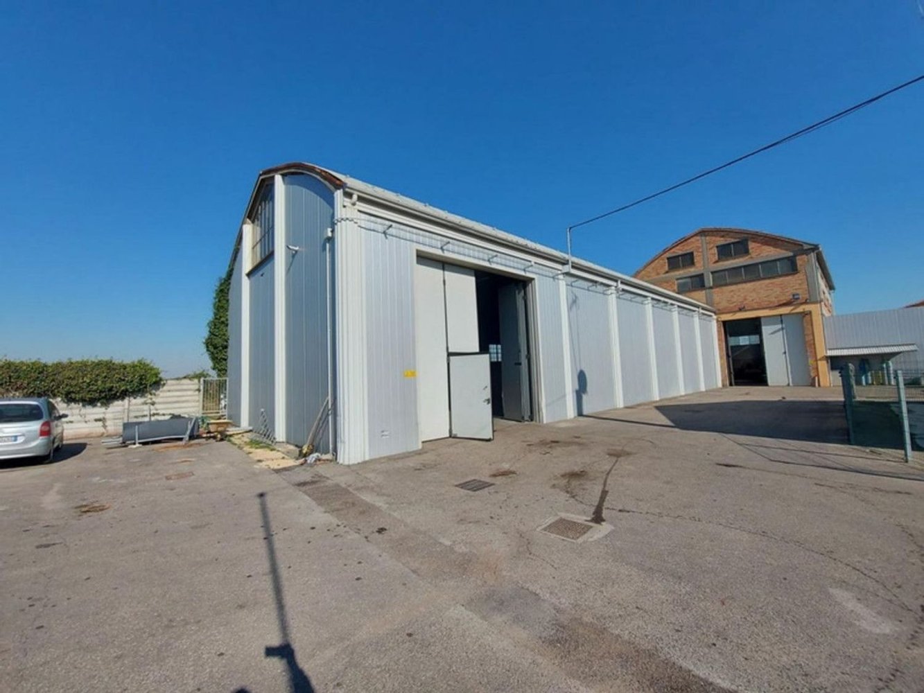 385m² Warehouse in Lugo, Italy No. 372060