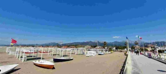 4 bedrooms Villa in Forte dei Marmi, Italy No. 36516 21