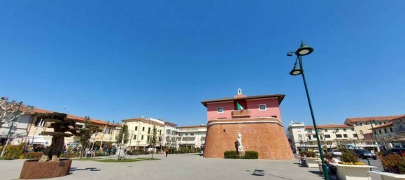 4 bedrooms Villa in Forte dei Marmi, Italy No. 36516 4