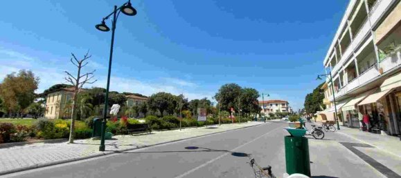4 bedrooms Villa in Forte dei Marmi, Italy No. 36516 19