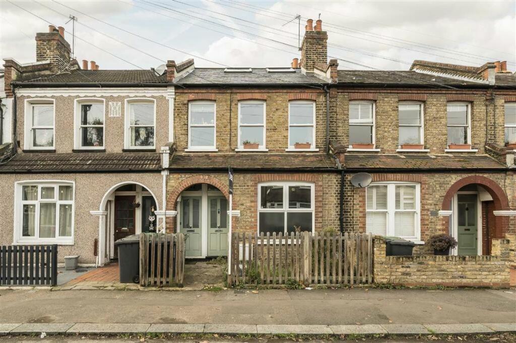 1 bedroom Apartment in Lewisham, United Kingdom No. 10088