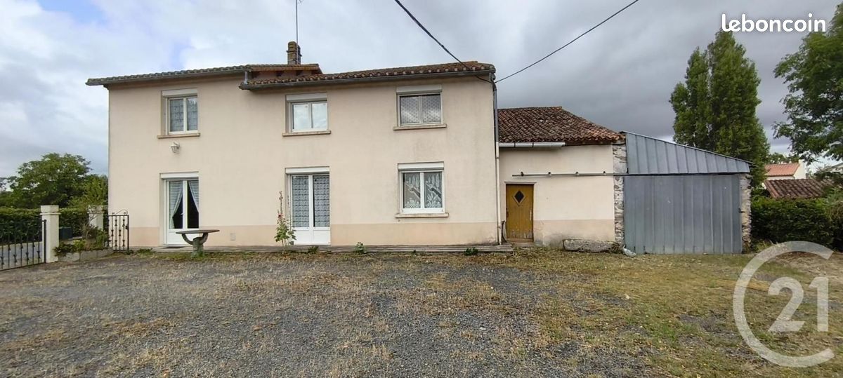 5 bedrooms House in Deux-Sevres, France No. 295860