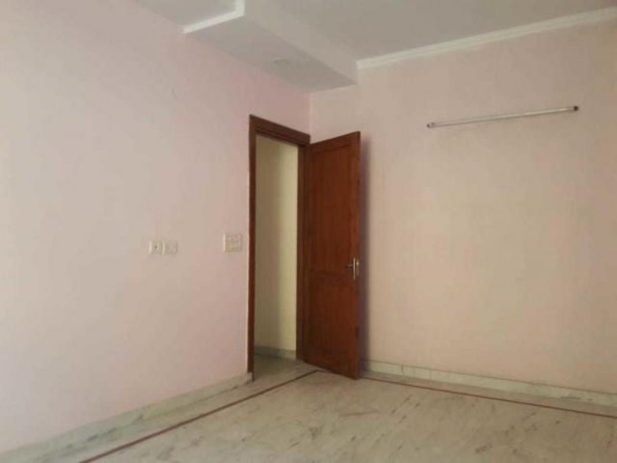 3 bedrooms House in Faridabad, India No. 5294