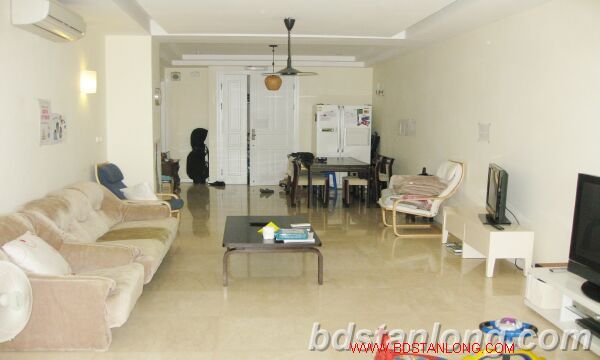 Apartamento de 3 dormitorios en Tay Ho, Vietnam No. 6115