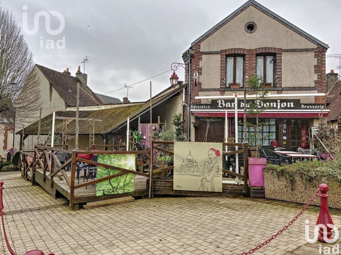 Propiedad comercial en Chateau-Renard, France 185 m² No. 241150