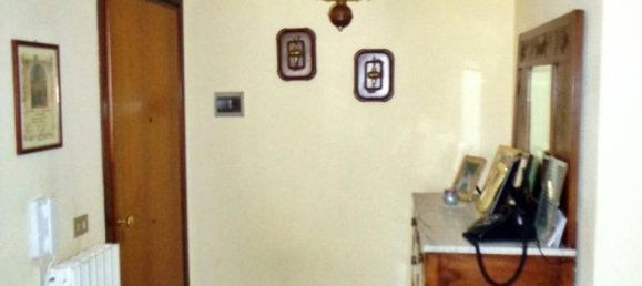 5 rooms Apartment in Chieti, Italy No. 74411 7